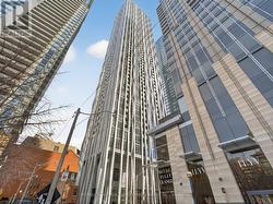 905 - 1 YORKVILLE AVENUE Toronto, ON M4W 1L1