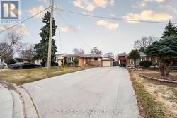 28 CUMBRIAN COURT Brampton, ON L6X 2J8