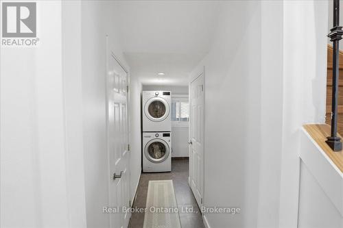 9 Holm Street, Cambridge, ON - Indoor Photo Showing Laundry Room
