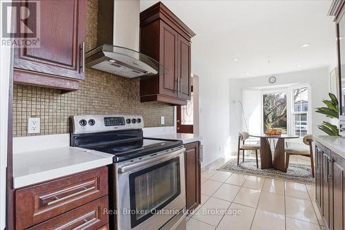 9 Holm Street, Cambridge, ON - Indoor Photo Showing Kitchen