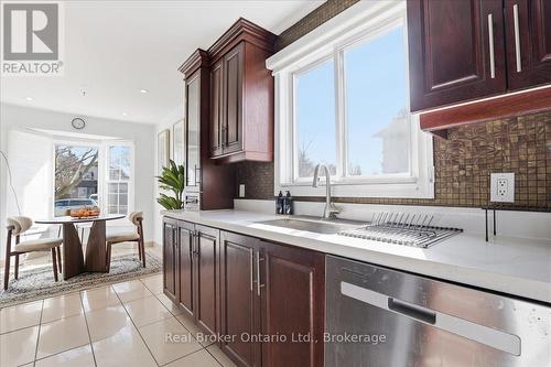 9 Holm Street, Cambridge, ON - Indoor Photo Showing Kitchen