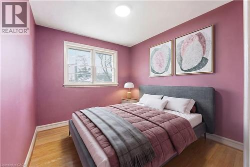 82 Glenview Avenue, Cambridge, ON - Indoor Photo Showing Bedroom