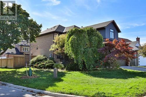 168 Kingsbridge Garden Circle, Mississauga, ON - Outdoor