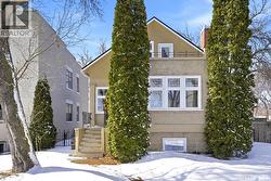 921 10th AVENUE N  Saskatoon, SK S7K 3A3