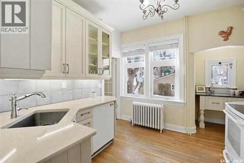 921 10Th Avenue N, Saskatoon, SK - Indoor Photo Showing Kitchen