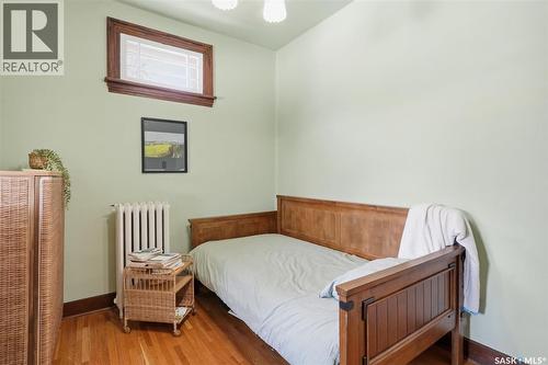 921 10Th Avenue N, Saskatoon, SK - Indoor Photo Showing Bedroom