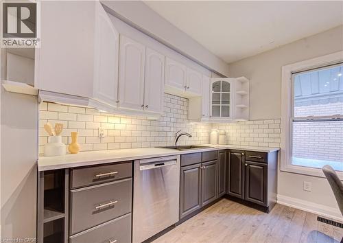 227 East 23Rd Street, Hamilton, ON - Indoor Photo Showing Kitchen
