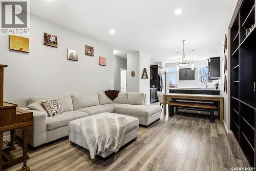 5381 Mckenna Crescent, Regina, SK - Indoor Photo Showing Living Room