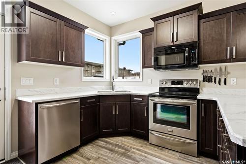 5381 Mckenna Crescent, Regina, SK - Indoor Photo Showing Kitchen