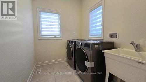 61 Ruby Ridge, Oro-Medonte, ON - Indoor Photo Showing Laundry Room