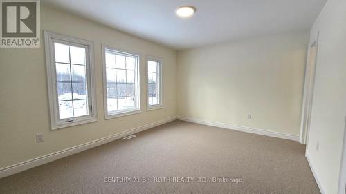 61 Ruby Ridge, Oro-Medonte, ON - Indoor Photo Showing Other Room