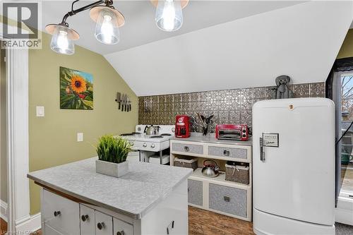 Upper Level - Kitchen & Dining Area with access to upper deck - 287 Main Street E, Grimsby, ON - Indoor