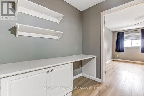 Study alcove in upper hall - 2 - 609 Colborne Street, London East (East F), ON - Indoor Photo Showing Other Room