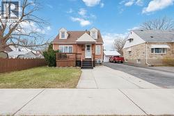 605 OXFORD STREET Sarnia, ON N7T 6Z4