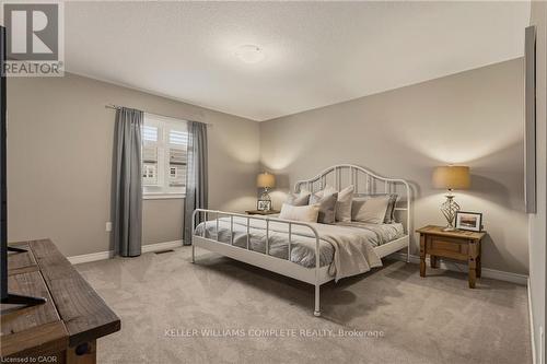 39 Turi Drive, Hamilton, ON - Indoor Photo Showing Bedroom