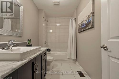 39 Turi Drive, Hamilton, ON - Indoor Photo Showing Bathroom