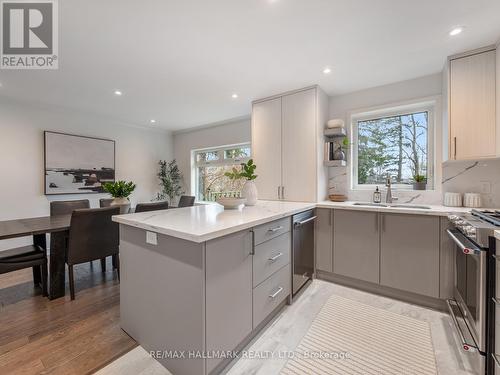 8 Glenvale Boulevard, Toronto, ON - Indoor Photo Showing Kitchen With Upgraded Kitchen
