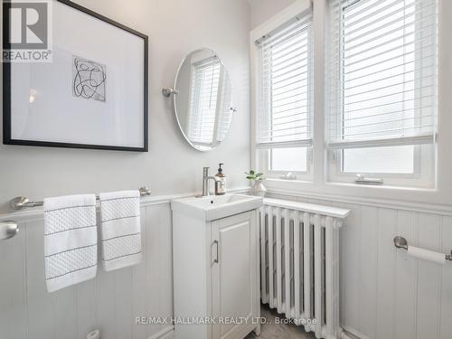 8 Glenvale Boulevard, Toronto, ON - Indoor Photo Showing Bathroom