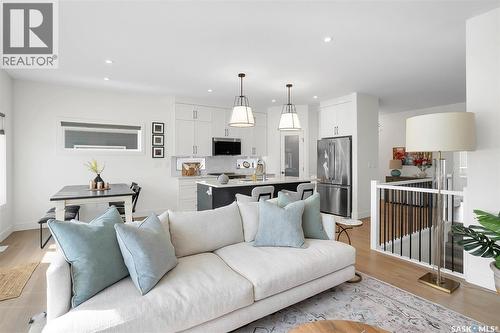 9 437 Palmer Crescent, Warman, SK - Indoor Photo Showing Living Room