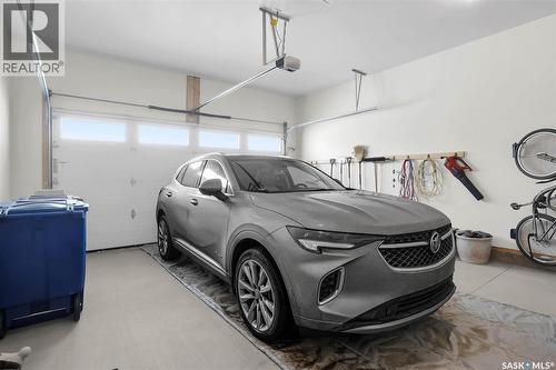 9 437 Palmer Crescent, Warman, SK - Indoor Photo Showing Garage