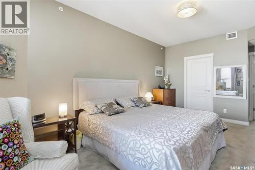 402 615 Saskatchewan Crescent W, Saskatoon, SK - Indoor Photo Showing Bedroom