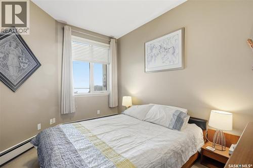402 615 Saskatchewan Crescent W, Saskatoon, SK - Indoor Photo Showing Bedroom