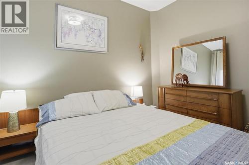 402 615 Saskatchewan Crescent W, Saskatoon, SK - Indoor Photo Showing Bedroom