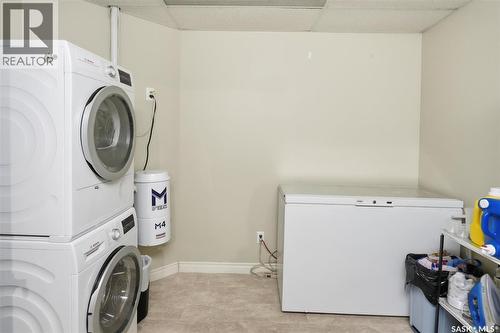 402 615 Saskatchewan Crescent W, Saskatoon, SK - Indoor Photo Showing Laundry Room