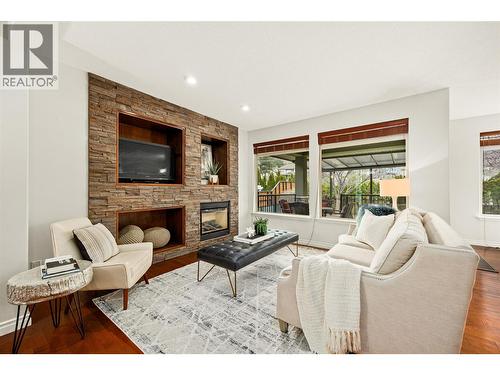 647 Peridot Place, Kelowna, BC - Indoor Photo Showing Living Room With Fireplace