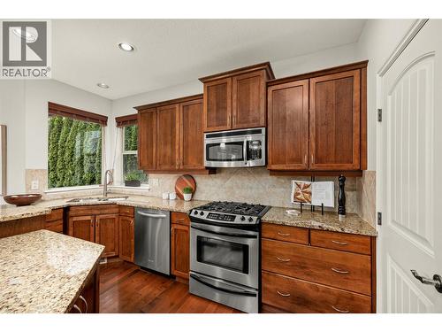 647 Peridot Place, Kelowna, BC - Outdoor With Facade