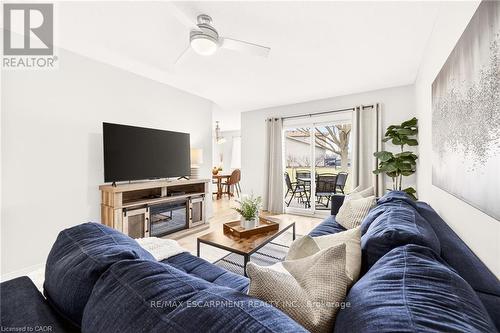 101 - 201 Dorchester Boulevard, St. Catharines, ON - Indoor Photo Showing Living Room