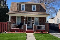 72 EAST 32ND STREET  Hamilton, ON L8V 3R9