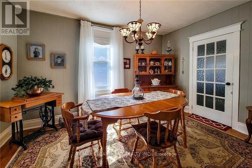 72 East 32Nd Street, Hamilton, ON - Indoor Photo Showing Dining Room