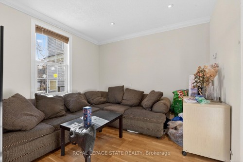 91 Royal Avenue, Hamilton, ON - Indoor Photo Showing Living Room