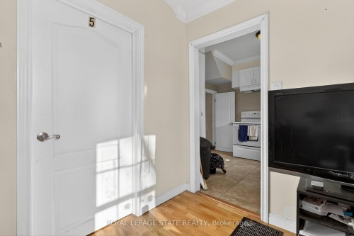 91 Royal Avenue, Hamilton, ON - Indoor Photo Showing Other Room