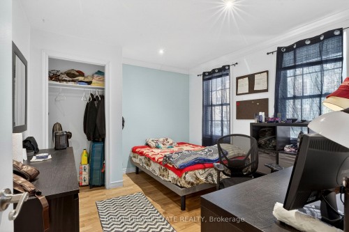 91 Royal Avenue, Hamilton, ON - Indoor Photo Showing Bedroom