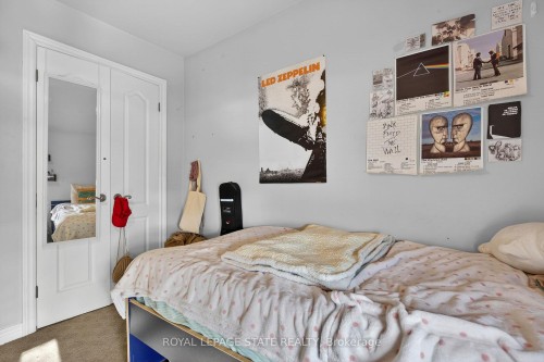 91 Royal Avenue, Hamilton, ON - Indoor Photo Showing Bedroom