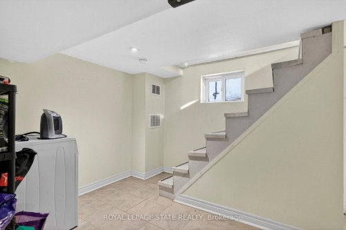 91 Royal Avenue, Hamilton, ON - Indoor Photo Showing Other Room