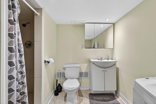 91 Royal Avenue, Hamilton, ON - Indoor Photo Showing Bathroom
