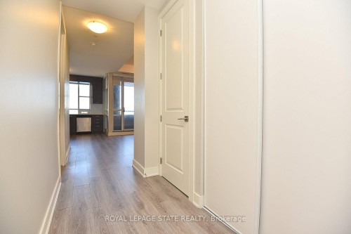 603-150 Main Street W, Hamilton, ON - Indoor Photo Showing Other Room