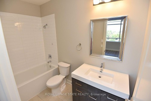 603-150 Main Street W, Hamilton, ON - Indoor Photo Showing Bathroom