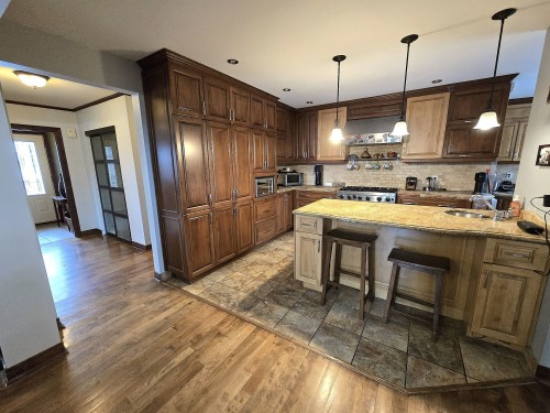 Vue d'ensemble - 1004 Av. Suzanne, Laval (Saint-Vincent-De-Paul), QC - Indoor Photo Showing Kitchen