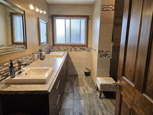 Salle de bains - 1004 Av. Suzanne, Laval (Saint-Vincent-De-Paul), QC - Indoor Photo Showing Bathroom