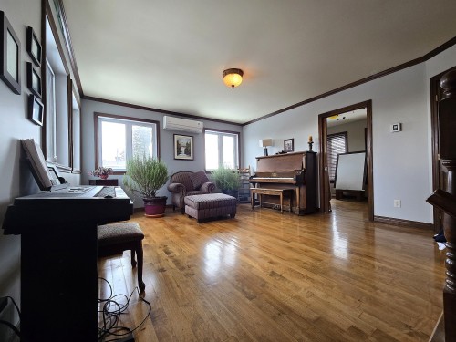 Boudoir - 1004 Av. Suzanne, Laval (Saint-Vincent-De-Paul), QC - Indoor Photo Showing Living Room