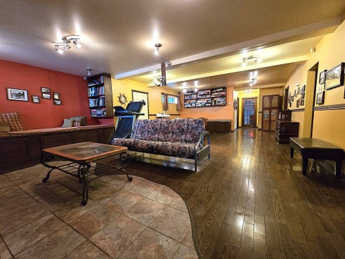 Salle de jeux - 1004 Av. Suzanne, Laval (Saint-Vincent-De-Paul), QC - Indoor