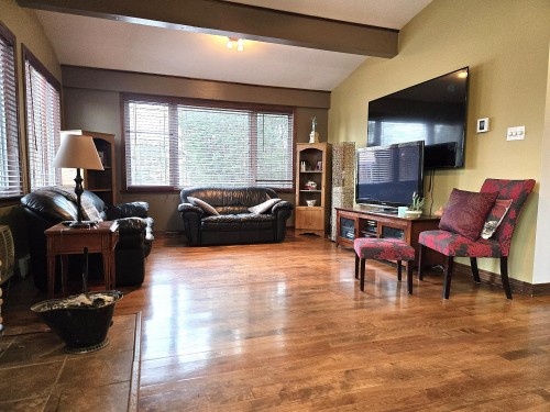 Salon - 1004 Av. Suzanne, Laval (Saint-Vincent-De-Paul), QC - Indoor Photo Showing Living Room
