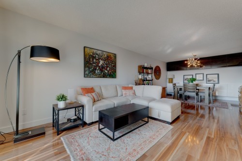 304-320 Rue du Bord-de-l'Eau O.  Longueuil (Le Vieux-Longueuil), QC J4H 4B2