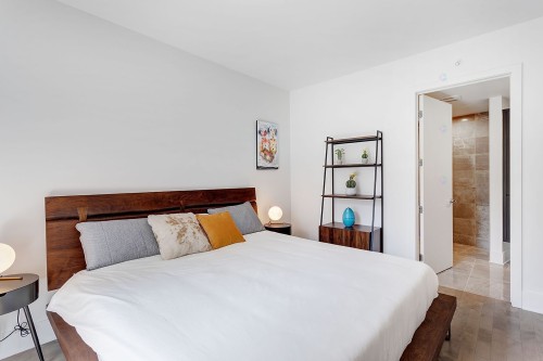 Master Bedroom - 605-1025 Rue De La Commune E., Montréal (Ville-Marie), QC - Indoor Photo Showing Bedroom