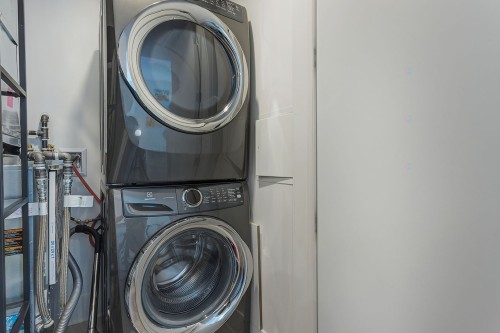 Laundry - 605-1025 Rue De La Commune E., Montréal (Ville-Marie), QC - Indoor Photo Showing Laundry Room