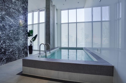 Pool - 605-1025 Rue De La Commune E., Montréal (Ville-Marie), QC - Indoor